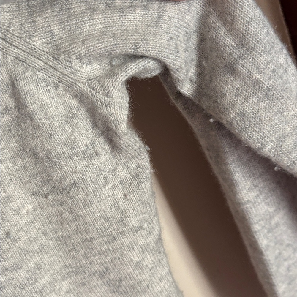 Gray Turtleneck Cashmere Sweater - Picture 5 of 5